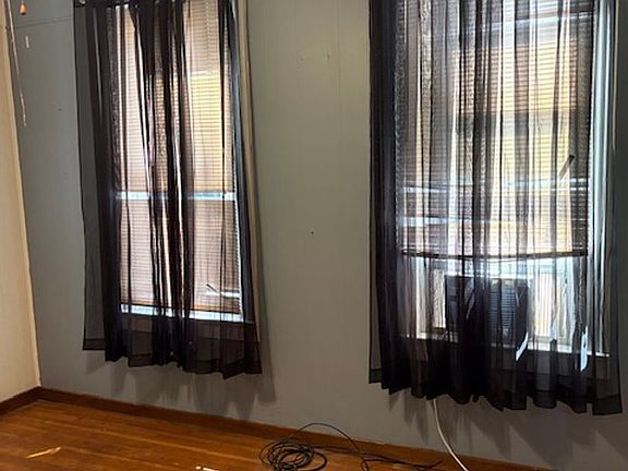 3rd image of 580 Wilson St APT 1