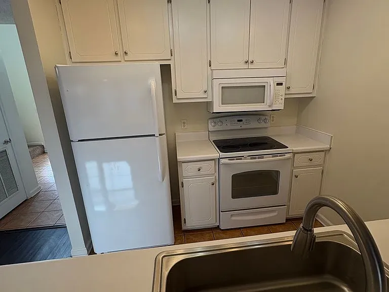 118 W Briar Dr — Photo 12