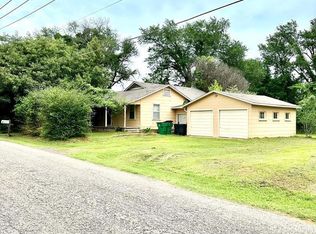 1812 Bassett Rd, Palestine, TX 75803