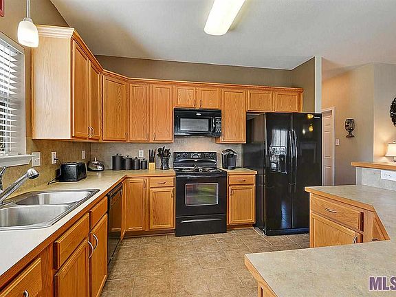 3rd image of 26436 Feliciana Ave