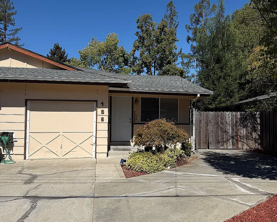 135 Gilbert Ct