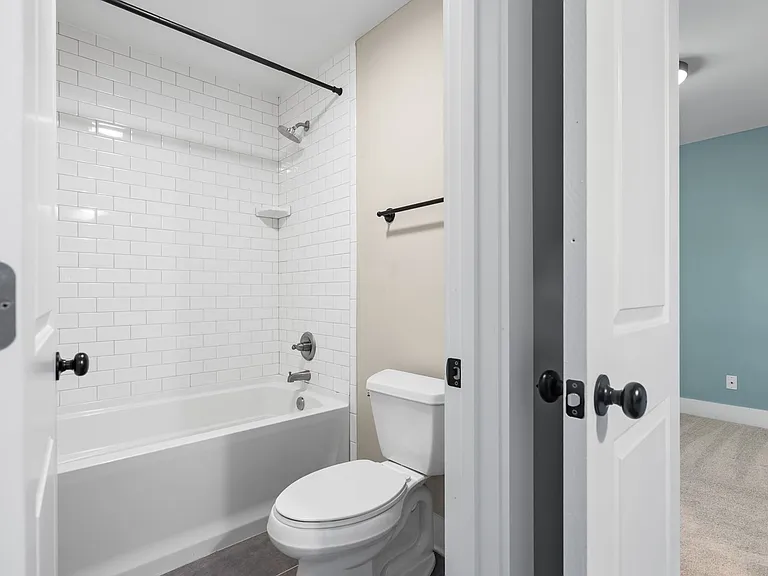310 Evanston Ave — Photo 15
