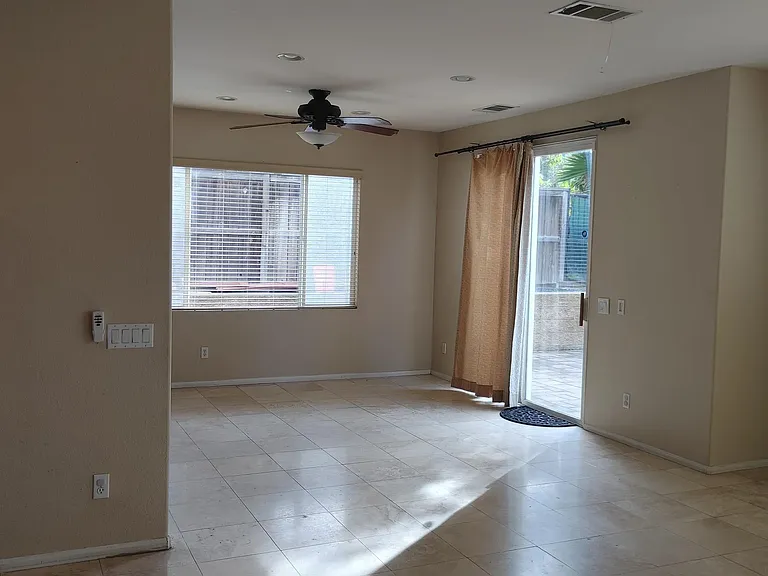 382 Edgewater Dr — Photo 14