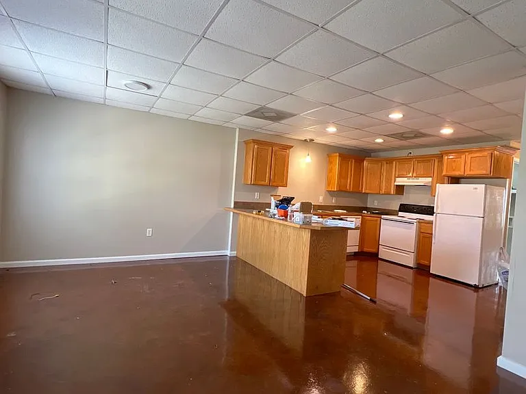 147 Eureka Dr — Photo 6