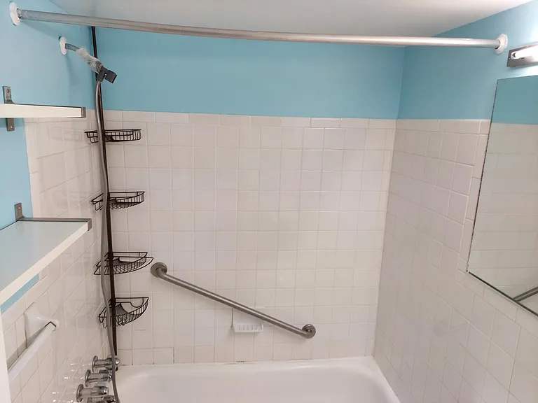 300 Byberry Rd #103 — Photo 4