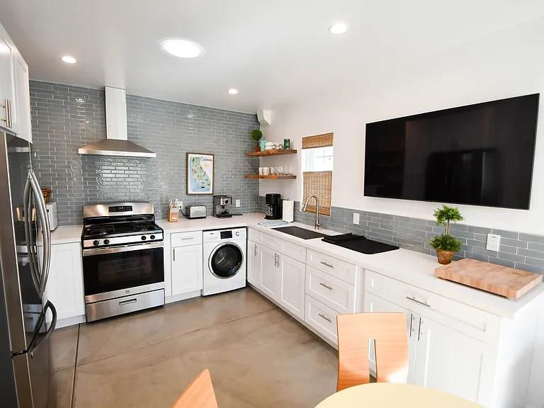 6235 W 83rd Pl — Photo 6
