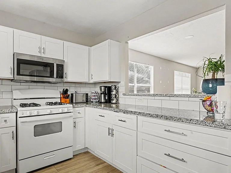 9039 Serena Ln — Photo 15