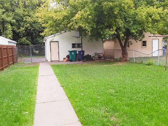 4th image of 1828 Willow Ave