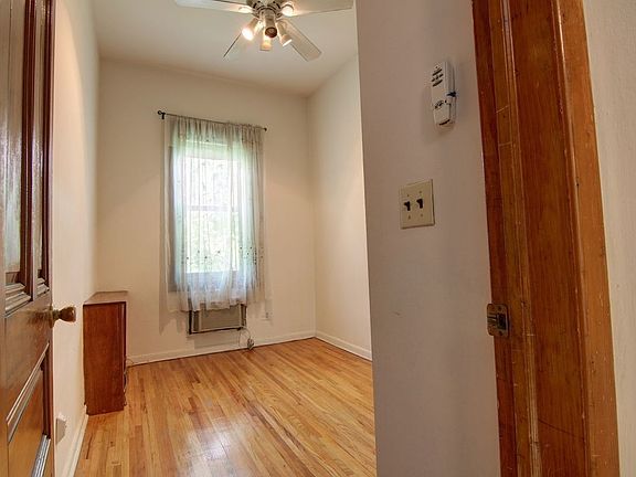 3rd image of 143 W 80th St