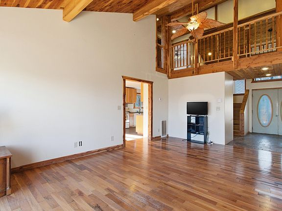 3rd image of 1027 Blue Wing Road Road