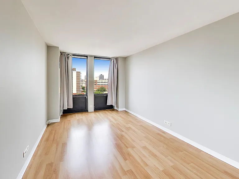 444 W Fullerton Pkwy #1010 — Photo 13