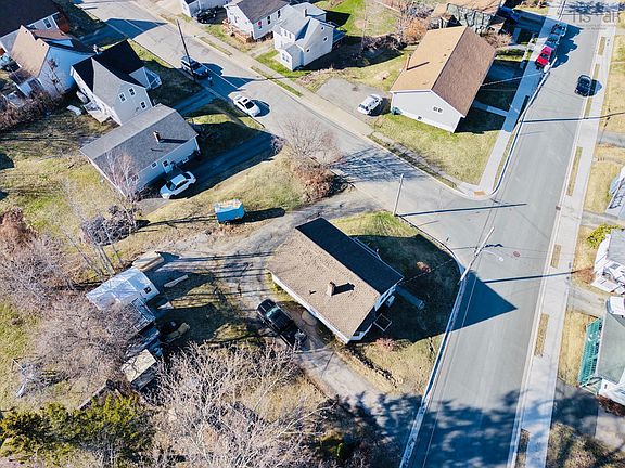 3rd image of Central St