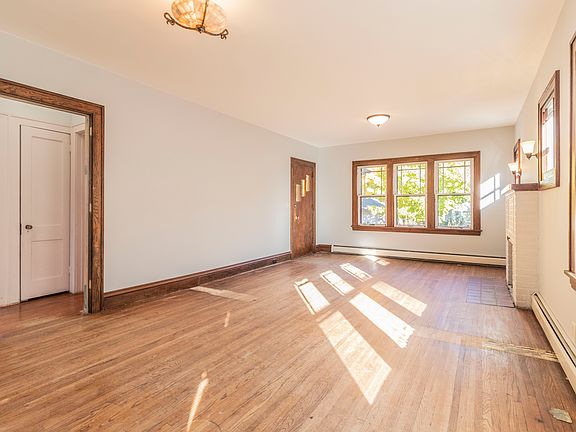 5th image of 2526 Cleveland St NE