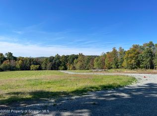 5 Wooded Ln, Clarks Summit, PA