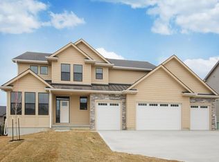 3627 NW 164th St, Clive, IA 50325
