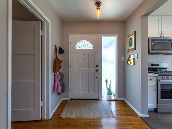 4th image of 3331 Ladoga Ave