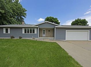 15271 Howard Lake Rd NW, Shakopee, MN 55379