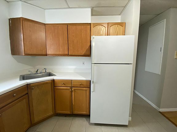 3rd image of 28 Brooklyn Ave #4