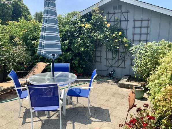 95623 Jerrys Flat Rd Space 16, Gold Beach, OR 97444