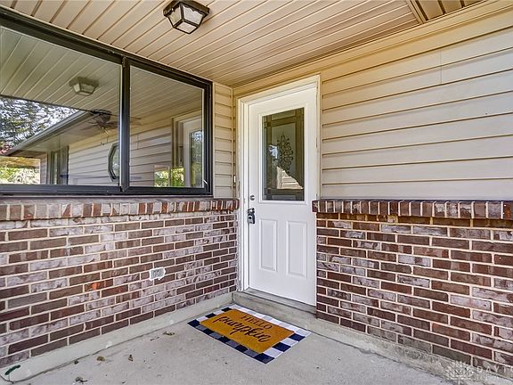 2nd image of 161 Lake Forest Dr