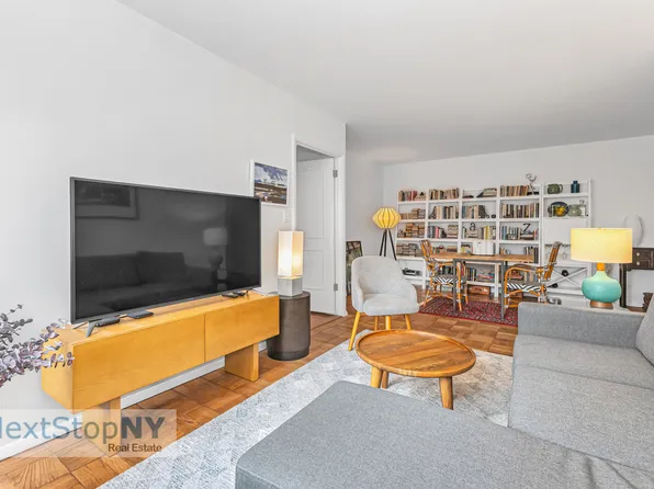 400 East 56th Street image 2 of 16