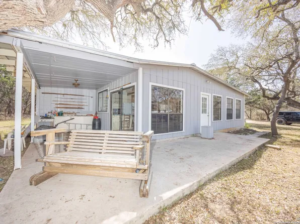 390 County Road 245, Hondo, TX 78861