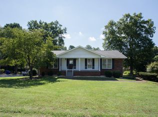 504 E Meadecrest Dr, Knoxville, TN 37923