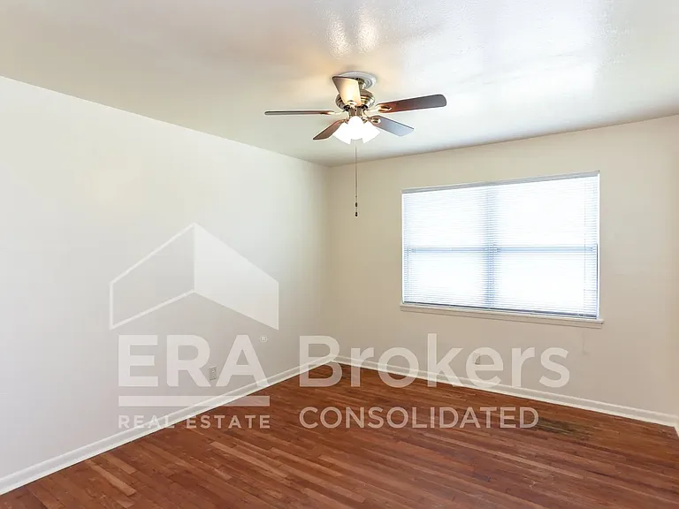 1401 Illinois Ave — Photo 12