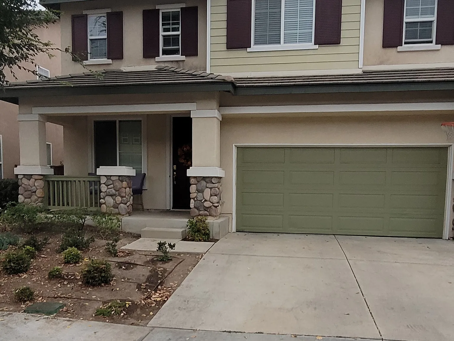 5 bed, 2262 sqft, $4,845 — Photo 3