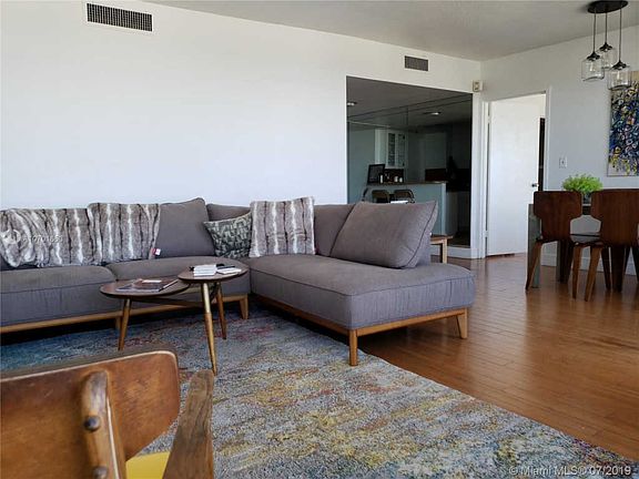 4th image of 900 Bay Dr APT 721
