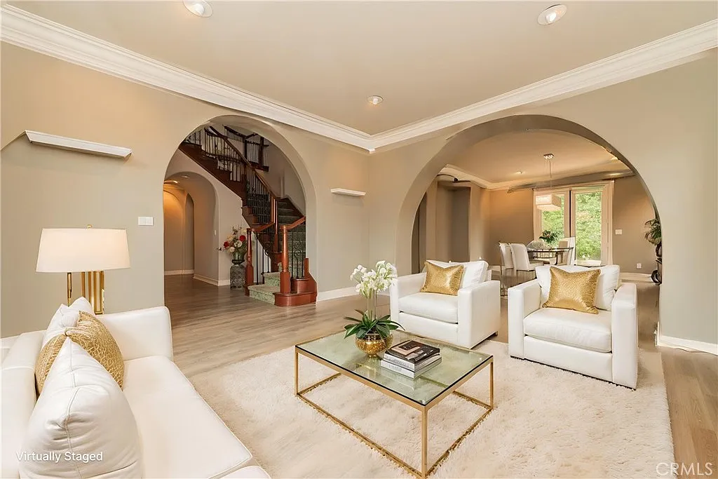 4 bed, 3.5 bath, 3698 sqft, $8,500 — Photo 4