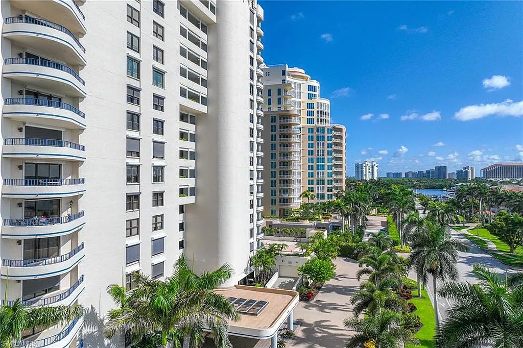 Building Photo - Gulf Shore Blvd N
