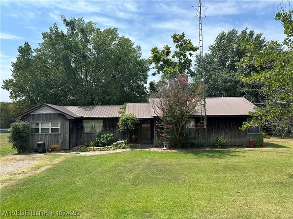 506 E Highland Ave, Wister, OK 74966