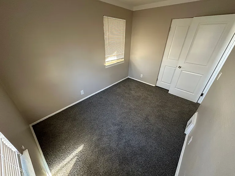 1073 Center St — Photo 5