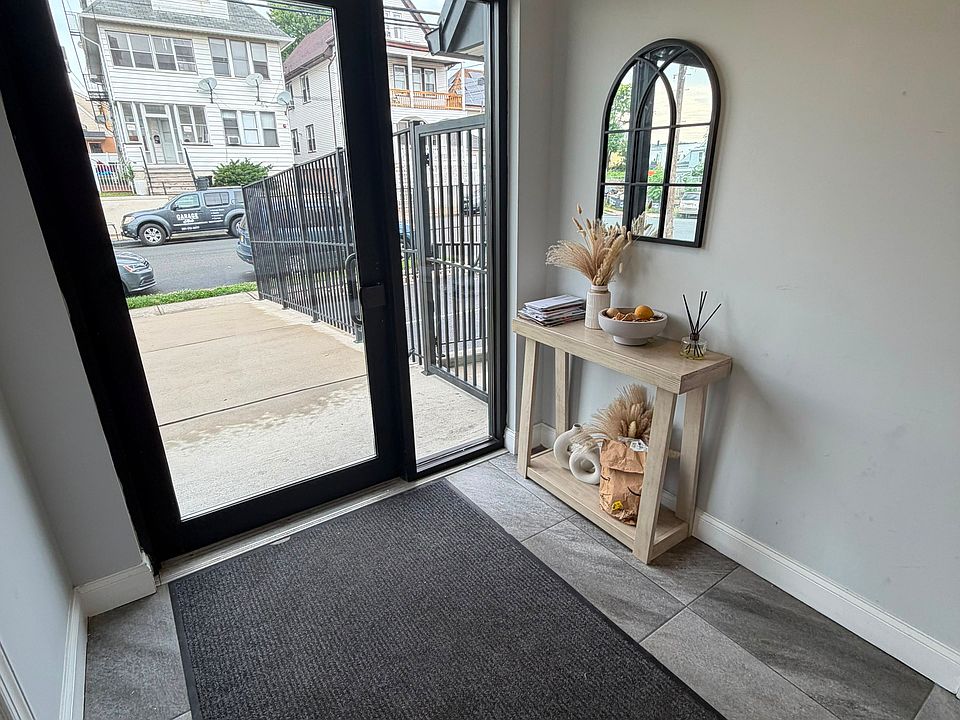 1st image of 90 8th Ave #101