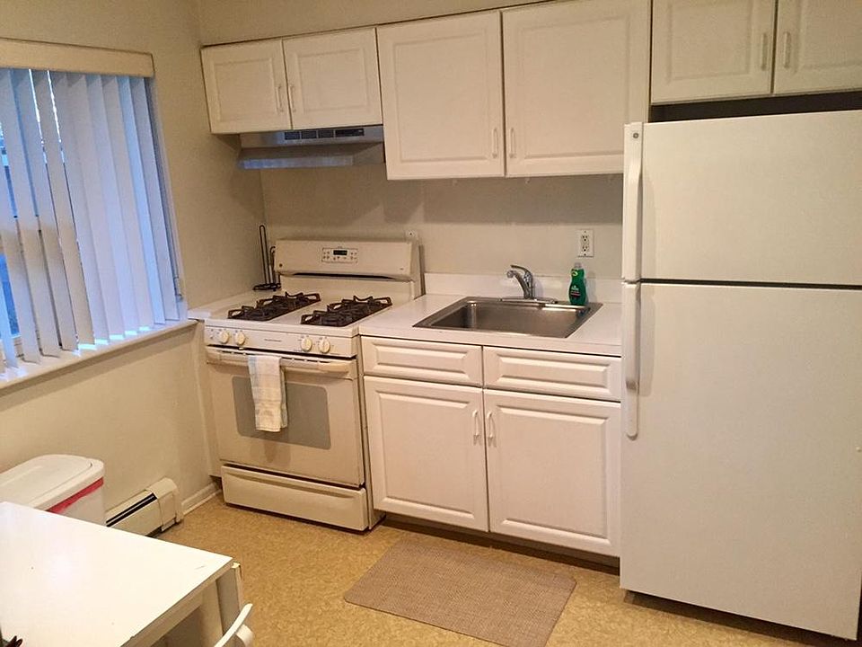 Eat in Kitchen with full size Refrigerator
