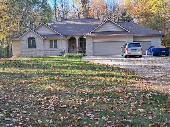 2855 N Tupelo Dr, Midland, MI 48642