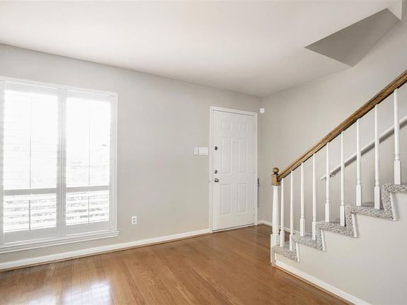 3rd image of 10150 Longmont Dr