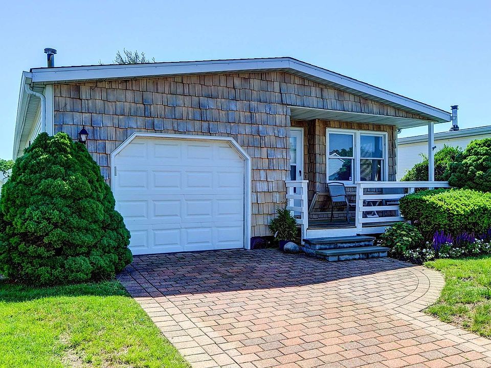 54 Dogwood Lane UNIT 54, Manorville, NY 11949 Zillow