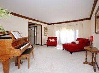 515 Leonard Ln, Burr Ridge, IL 60527