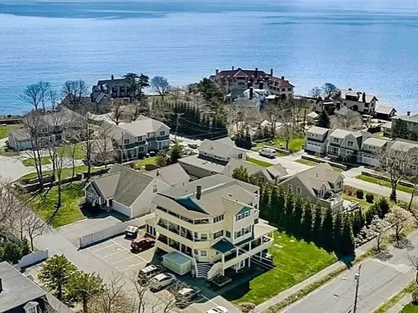 54 Lexington Ave APT 32, Gloucester, MA 01930