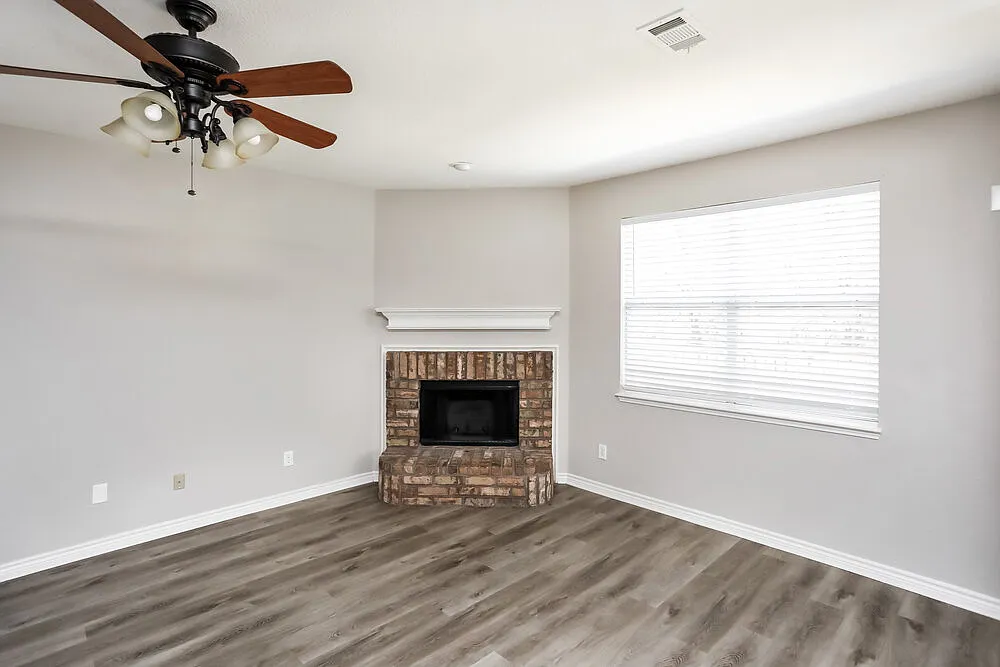 4 bed, 2.5 bath, 2762 sqft, $2,580 — Photo 4