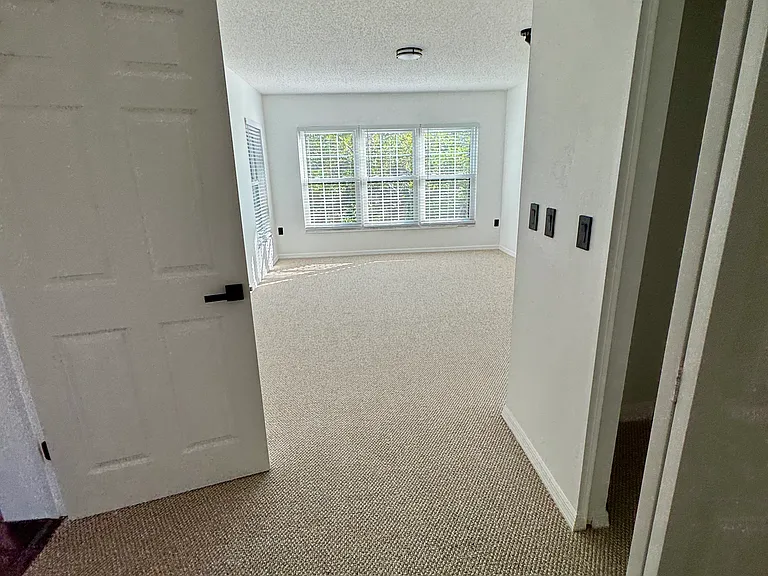 2462 Kingfisher Ln #J203 — Photo 6