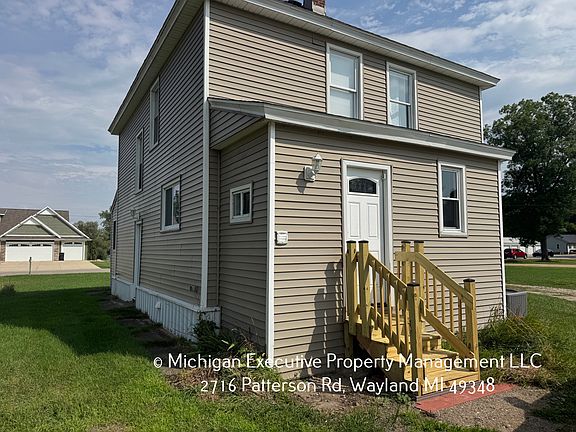 3rd image of 2716 Patterson Rd