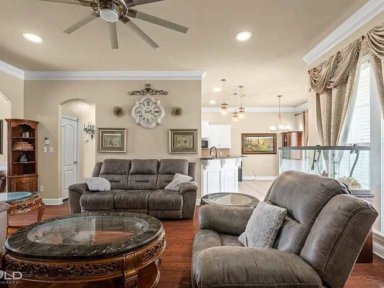 410 Half Moon Ln — Photo 18