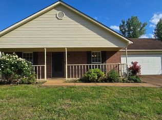 210 Bent Oaks Dr, Jackson, TN 38305