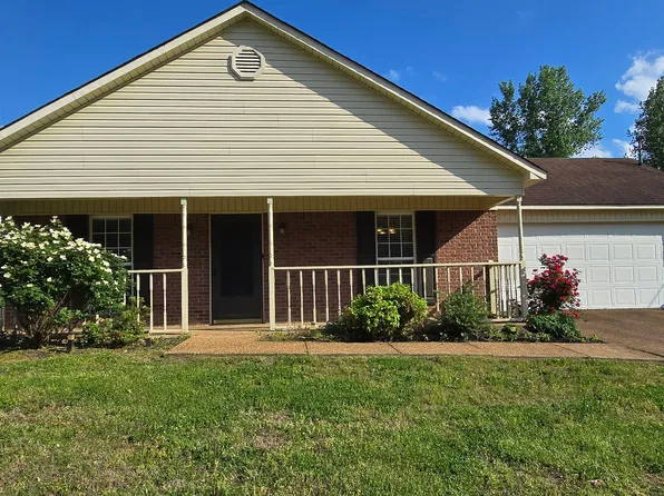 210 Bent Oaks Dr, Jackson, TN 38305