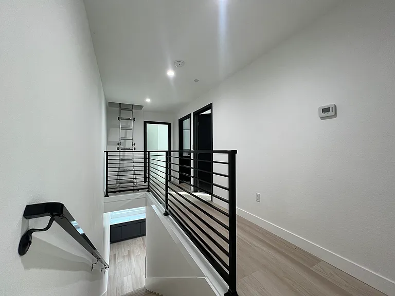 4900 Lennox Blvd #1 — Photo 17