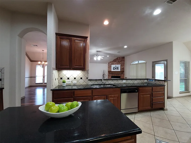 10028 Lisi Anne Dr — Photo 18
