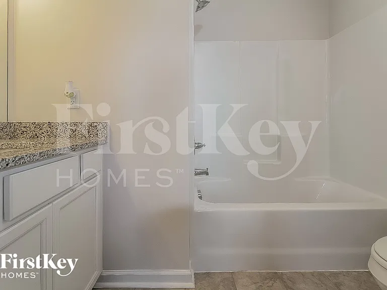310 Ashborne Ln — Photo 12